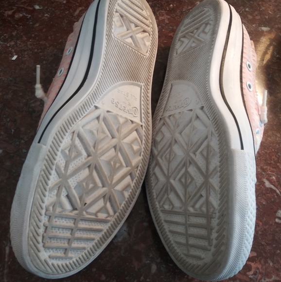 Women's Converse - Picture 7 of 8